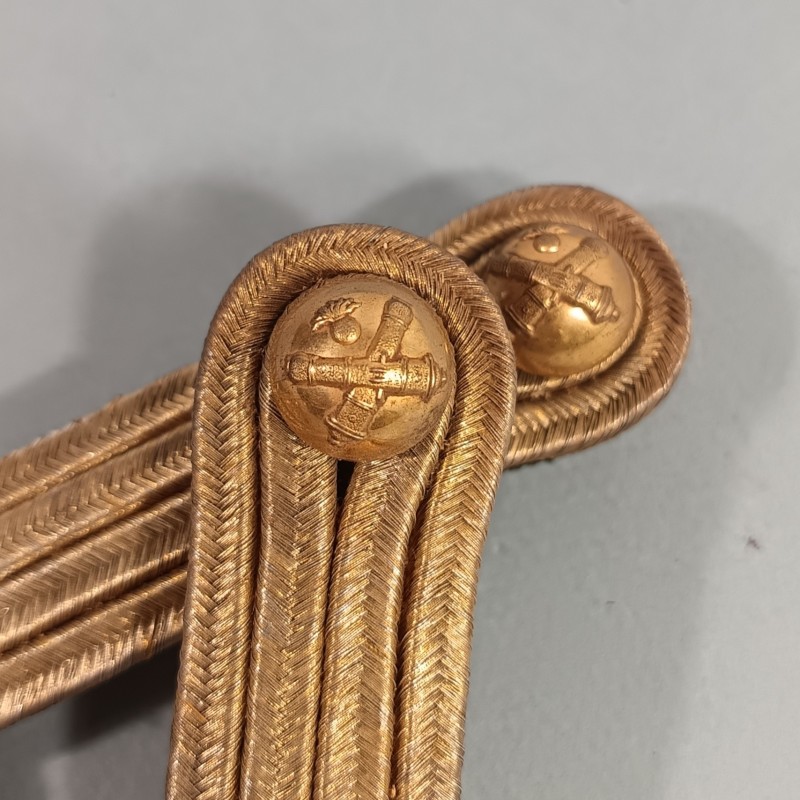 EPAULETTES TREFLES DORES POUR DOLMAN D'OFFICIER D'ARTILLERIE PERIODE TROISIEME REPUBLIQUE TREFLE SHOULDER PAD